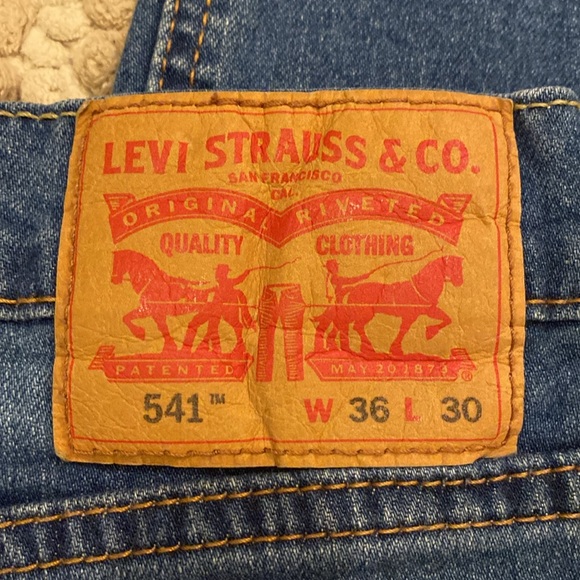 Men’s Levi 541 Jeans - Picture 4 of 11